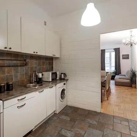 Daire Close-central - Great Location- Stays- Freta Varşova